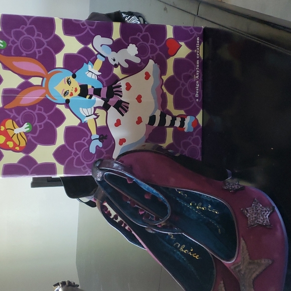 Shoes - Picture 2 of 3